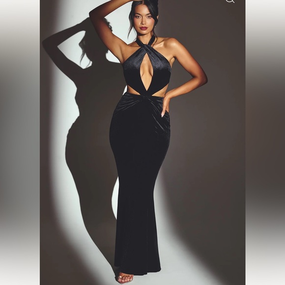 Oh Polly Adriana Velvet Halter Neck Maxi Dress in Jet Black - Picture 4 of 4